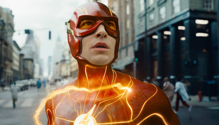 Ezra Miller ออกมาพูดต่อสาธารณชนเป็นครั้งแรก นับตั้งแต่มีข้อกล่าวหา บนงานเปิดตัวภาพยนตร์ The Flash